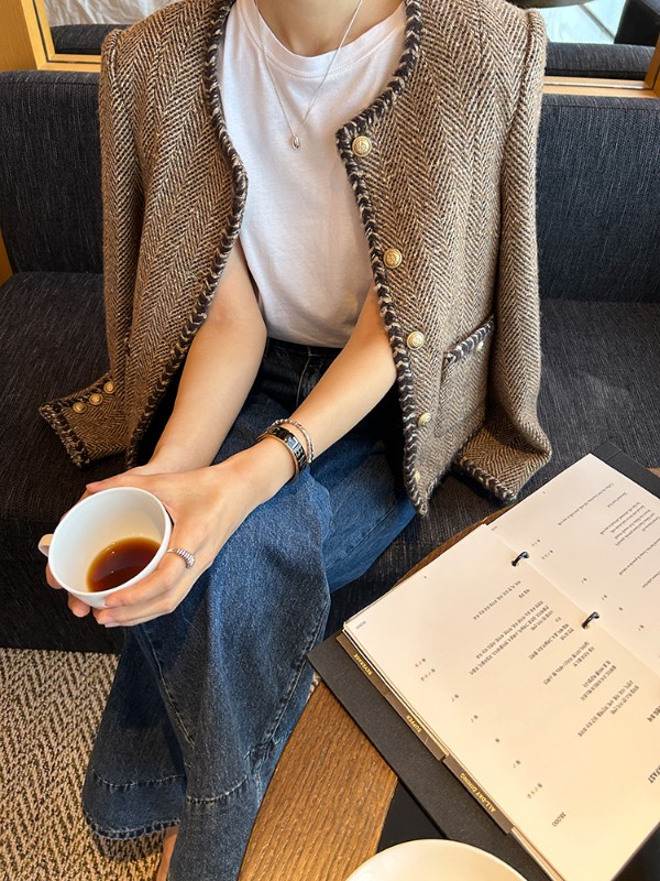 WXLSTUDIOはクラシックに敬意を表し高級ブランドの生地を使用したカスタム染めのヘビーウェイトシープウールの香り豊かなスモールジャケットです WXLSTUDIOはクラシックに敬意を表し高級ブランドの生地を使用したカスタム染めのヘビーウェイトシープウールの香り豊かなスモールジャケットです