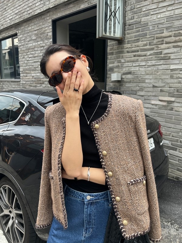 WXLSTUDIOはクラシックに敬意を表し高級ブランドの生地を使用したカスタム染めのヘビーウェイトシープウールの香り豊かなスモールジャケットです WXLSTUDIOはクラシックに敬意を表し高級ブランドの生地を使用したカスタム染めのヘビーウェイトシープウールの香り豊かなスモールジャケットです