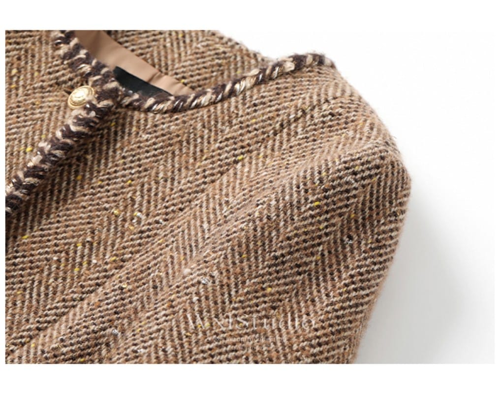 WXLSTUDIOはクラシックに敬意を表し高級ブランドの生地を使用したカスタム染めのヘビーウェイトシープウールの香り豊かなスモールジャケットです WXLSTUDIOはクラシックに敬意を表し高級ブランドの生地を使用したカスタム染めのヘビーウェイトシープウールの香り豊かなスモールジャケットです