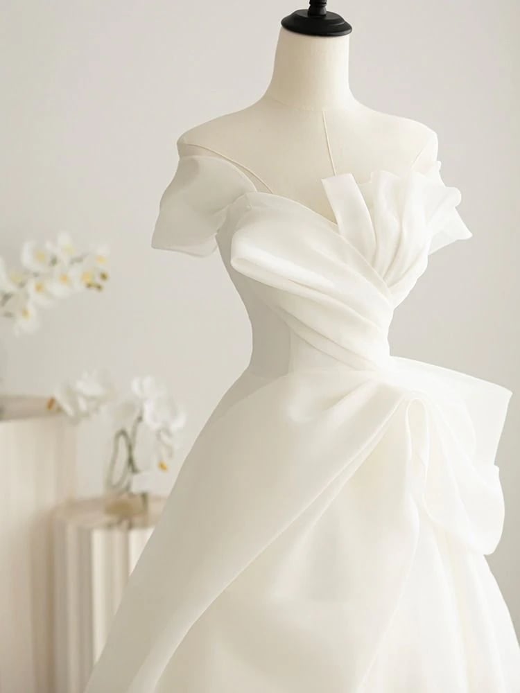 ストラップレスのウェディングドレス 2024 花嫁スーパーハイエンドドレス女性の結婚式のリトルプリンセスドレス