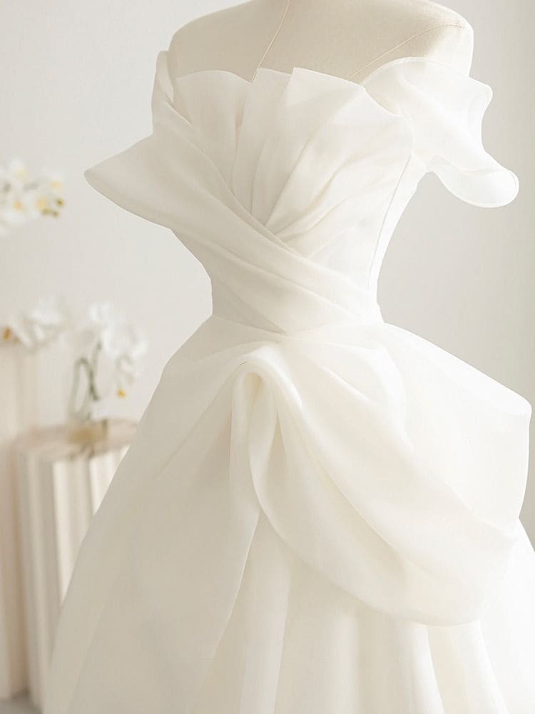 ストラップレスのウェディングドレス 2024 花嫁スーパーハイエンドドレス女性の結婚式のリトルプリンセスドレス