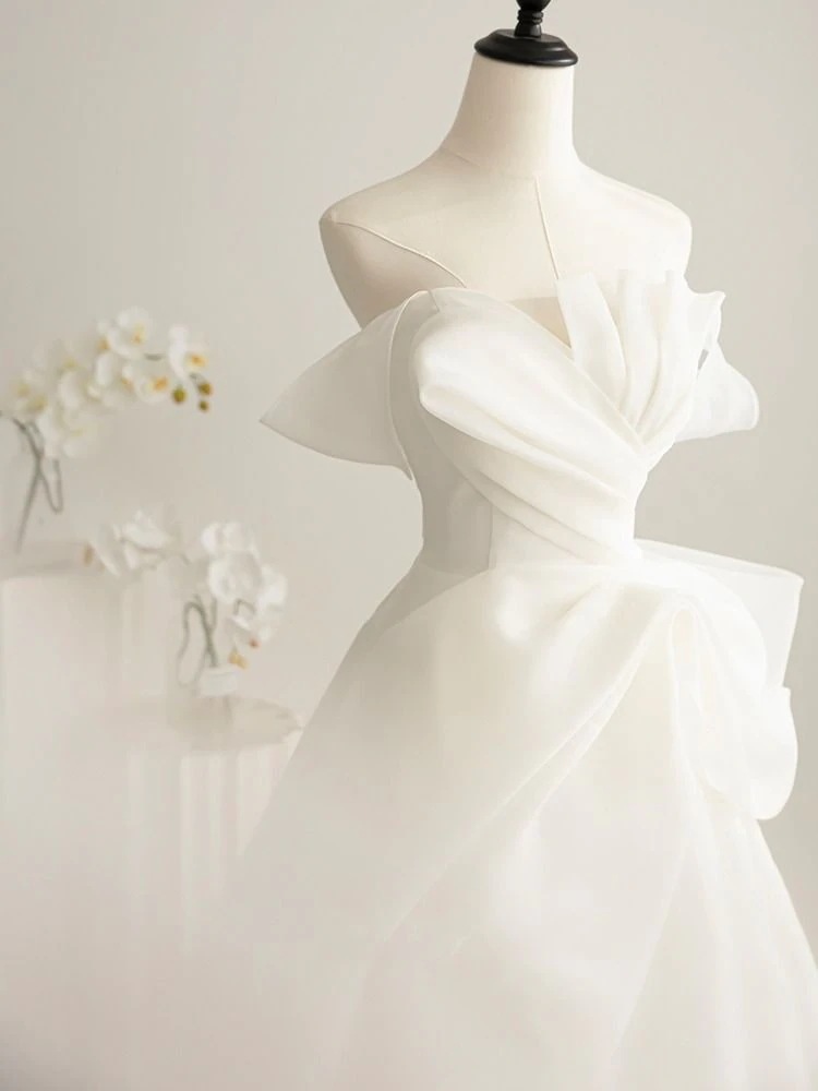 ストラップレスのウェディングドレス 2024 花嫁スーパーハイエンドドレス女性の結婚式のリトルプリンセスドレス