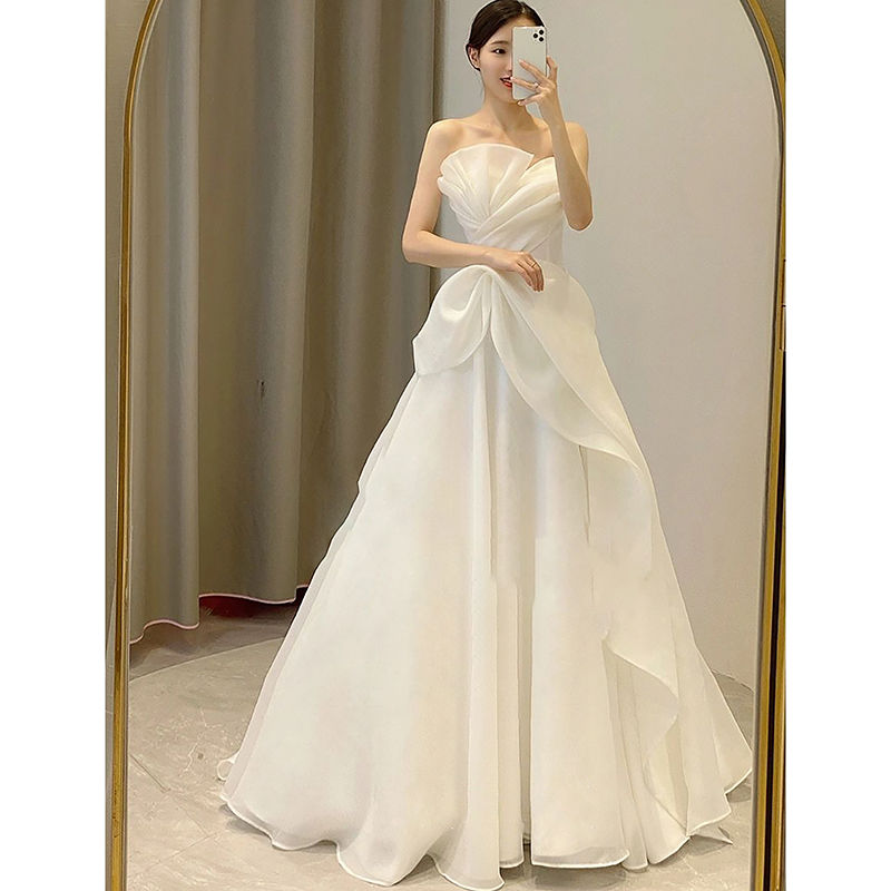 ストラップレスのウェディングドレス 2024 花嫁スーパーハイエンドドレス女性の結婚式のリトルプリンセスドレス