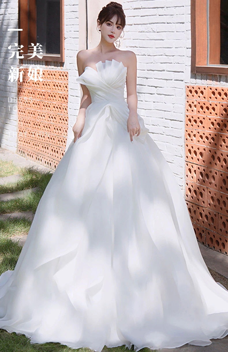 ストラップレスのウェディングドレス 2024 花嫁スーパーハイエンドドレス女性の結婚式のリトルプリンセスドレス