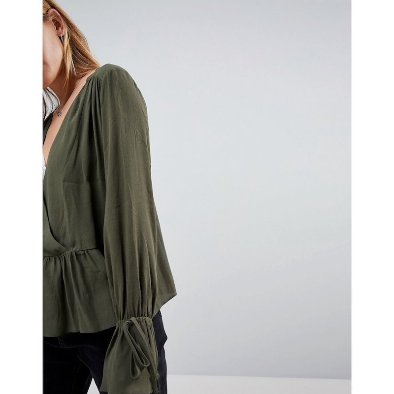 エイソス レディース トップス ブラウス・シャツ【ASOS Oversized Wrap Blouse with Dip Hem】Khaki エイソス レディース トップス ブラウス・シャツ【ASOS Oversized Wrap Blouse with Dip Hem】Khaki