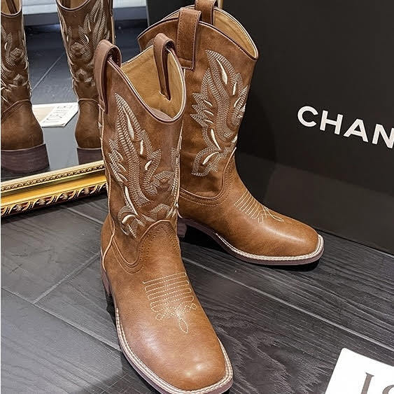 【チエ】CHANEL ブラウンレザー ウエスタンブーツ A16922003_1200x.jpg?v=1671676662