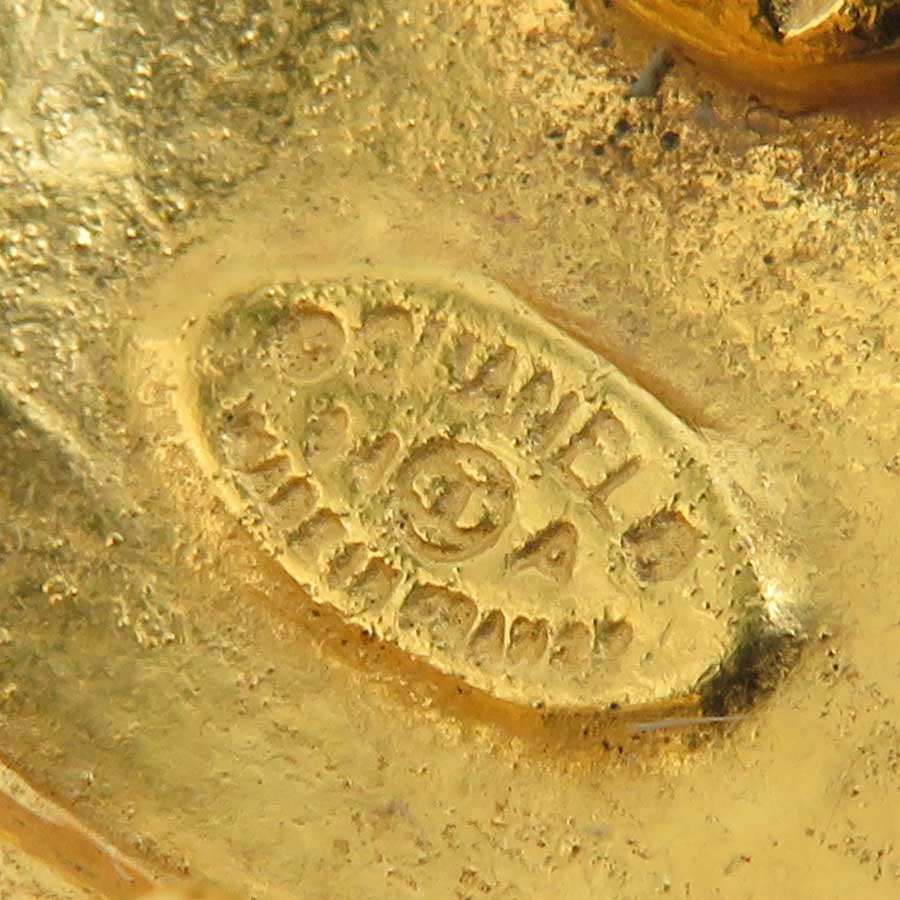 シャネル CHANEL イヤリング ココマーク メタル ゴールド レディース e60425a シャネル CHANEL イヤリング ココマーク メタル ゴールド レディース e60425a