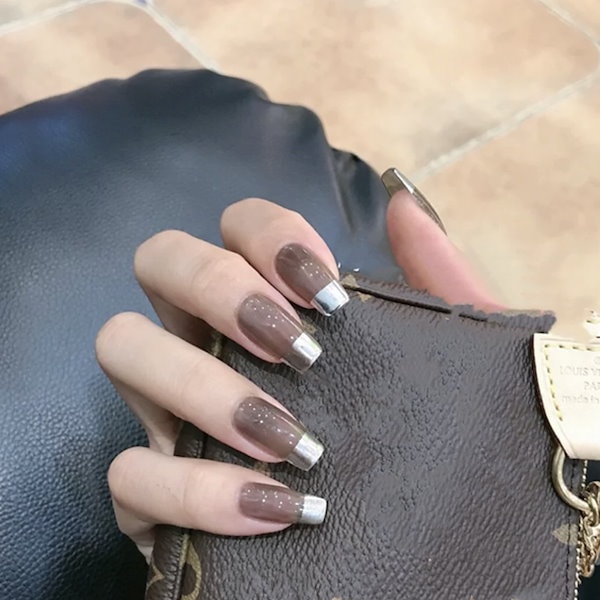 Qoo10] ネイルチップ 0107-先のとがったつや