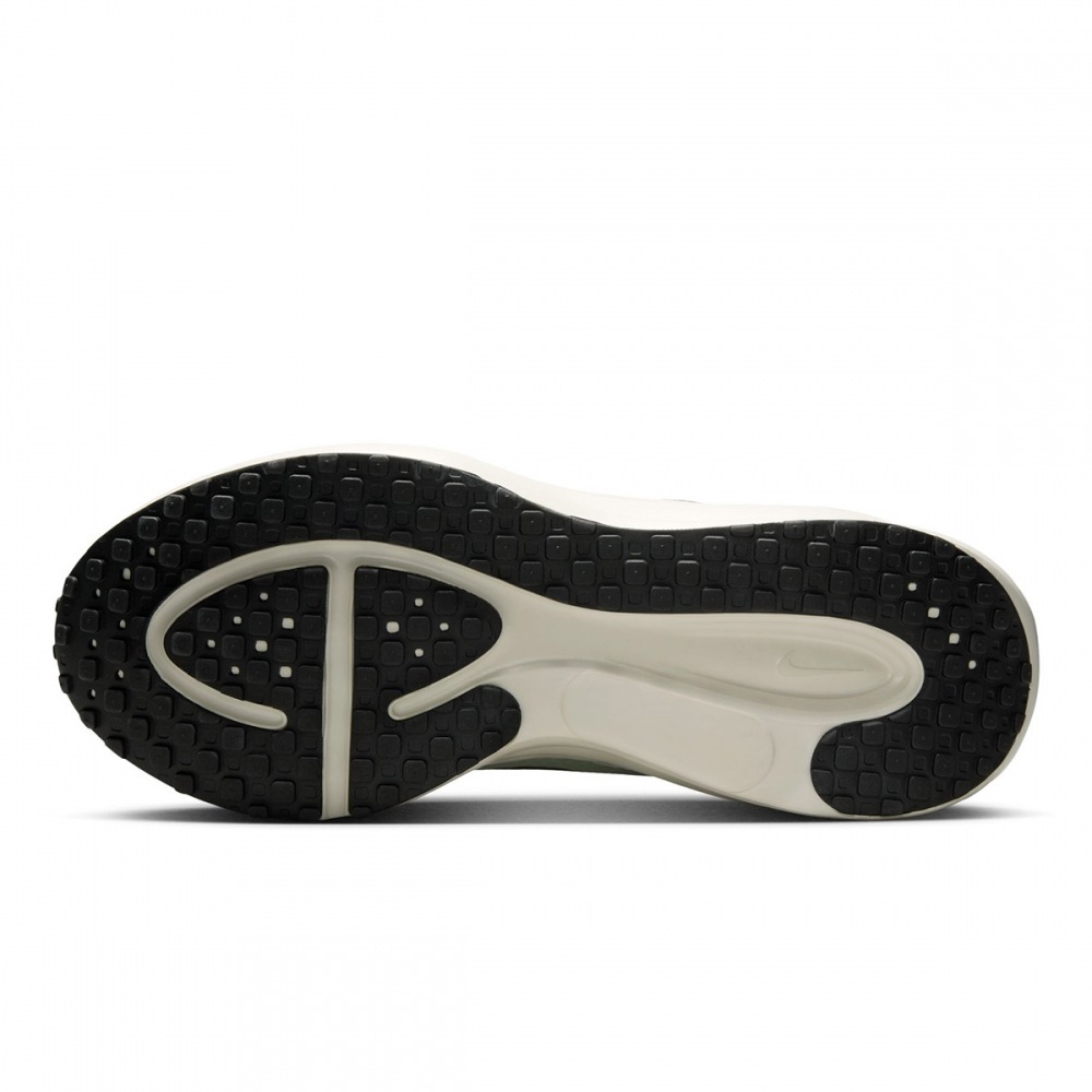 ナイキレボリューション 8 HJ9198-300 ナイキレボリューション 8 HJ9198-300