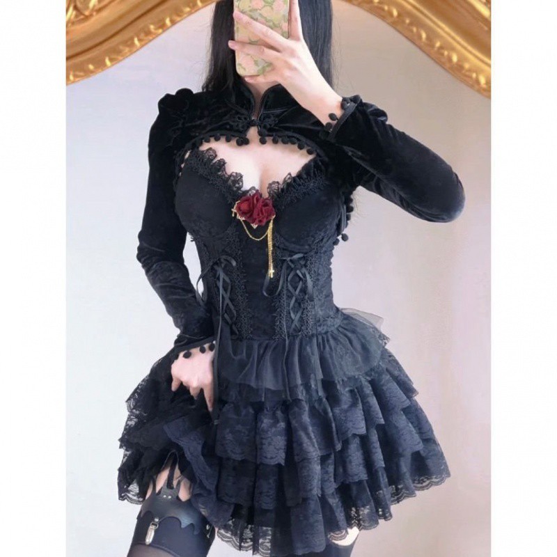 Xia Qiangwei のロリータドレスダークセクシーな痩身誕生日パーティーコスムインターネット有名人の自撮り写真 Xia Qiangwei のロリータドレスダークセクシーな痩身誕生日パーティーコスムインターネット有名人の自撮り写真