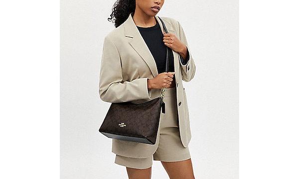 Coach Laurel Shoulder Bag: The Chic Choice for Every Occasion