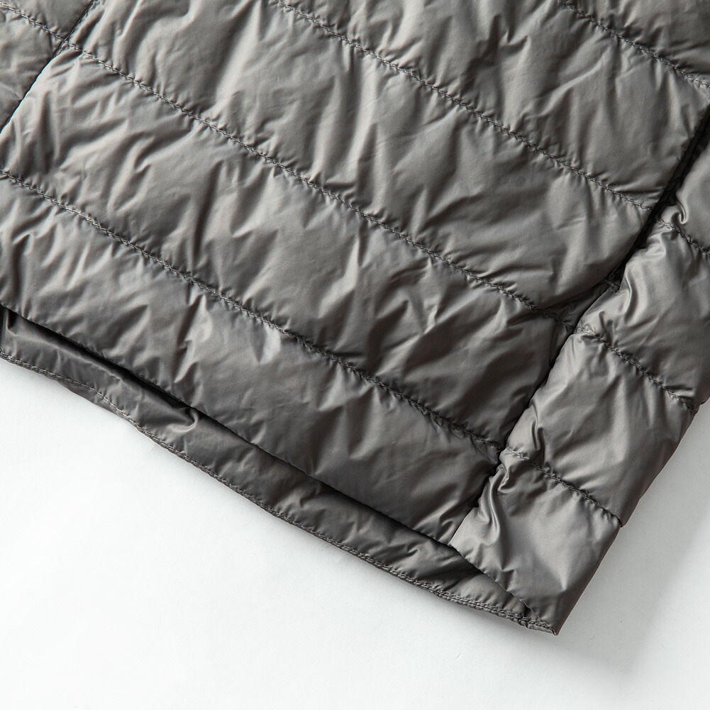 インナーダウン ジャケット メンズ 秋冬 ダウン90％ 軽量 防寒 抗菌 防臭 クルーネック ポケッタブル ライトダウン 暖かい インナージャケット 冬服 おしゃれ ブルゾン 無地 黒 チャコール M