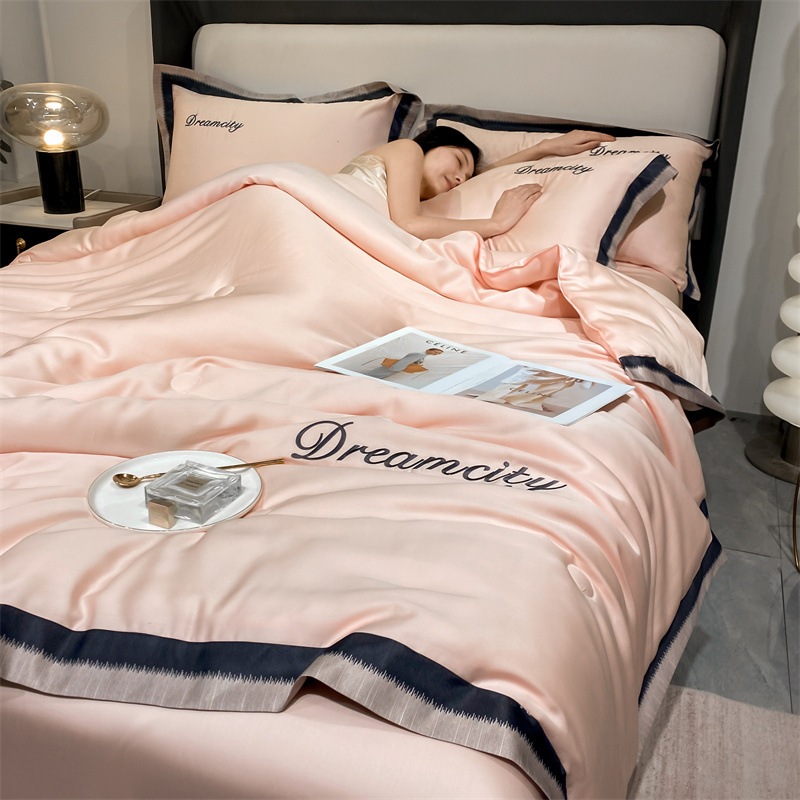 洗いシルク刺繍サマーキルト4点セット涼感シルクエアコンキルト夏涼しいキルト洗濯機で洗えるシングル＆ダブルキルト