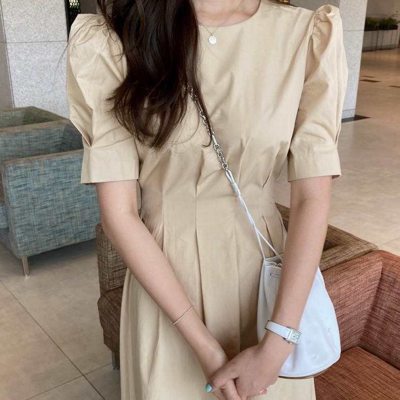 2色 ワンピース 半袖 春 秋 きれいめ フォーマル Aライン ワンピドレス 膝下 ミドル丈 五分袖 パフスリーブ ラウンドネック スリム 透け感 青 ブルー 大人カラー 春カラー 秋カラー アプリコ