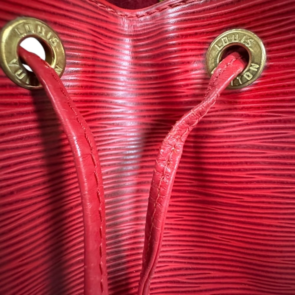 ルイヴィトン プチノエ エピ ショルダーバッグ エピレザー M44107 レッド LOUIS VUITTON 中古