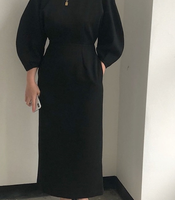 ワンピース レディース シンプルワンピース ボリュームスリーブ タイト ロング丈 ドレス クルーネック カシュクール 長袖 ミモレ丈 ハイウエスト バルーンスリーブ ウエストリボン ブラック ワンピース レディース シンプルワンピース ボリュームスリーブ タイト ロング丈 ドレス クルーネック カシュクール 長袖 ミモレ丈 ハイウエスト バルーンスリーブ ウエストリボン ブラック