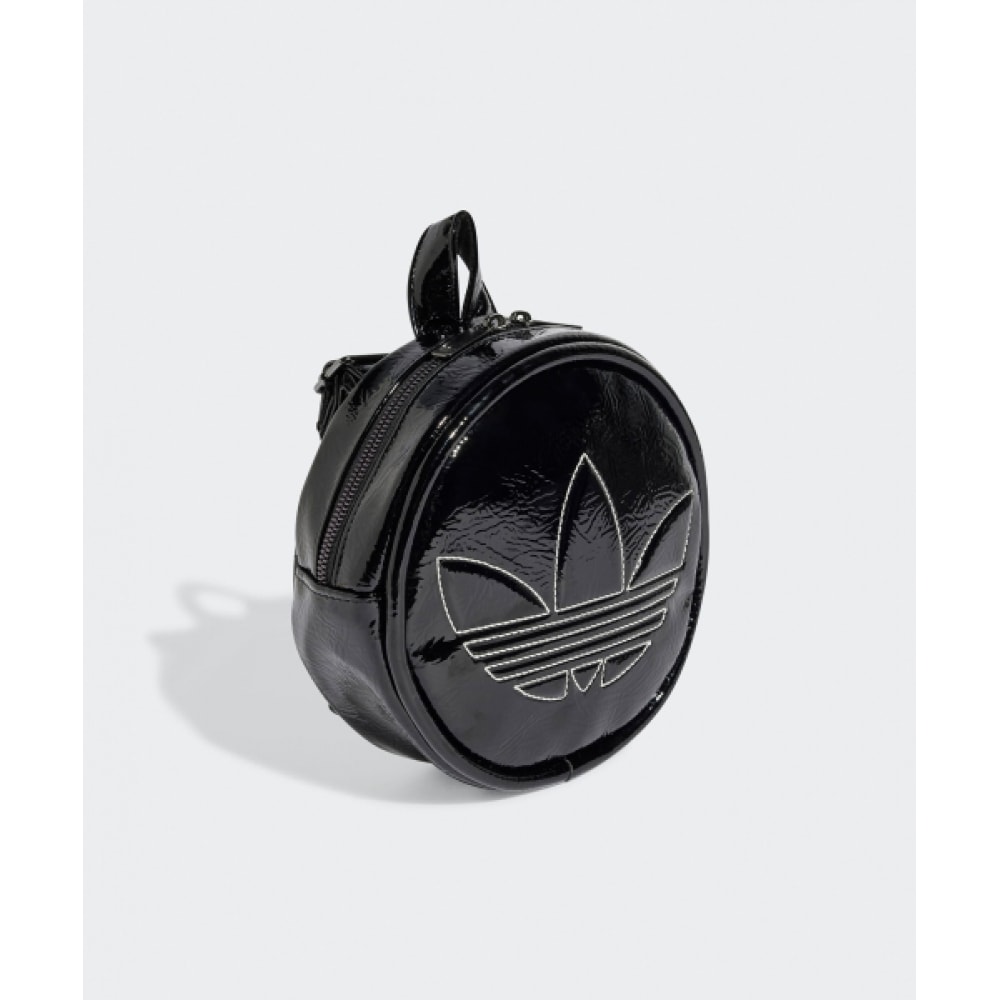 アディダスプレミアムラウンドバックパック-ブラック/JD5561 アディダスプレミアムラウンドバックパック-ブラック/JD5561