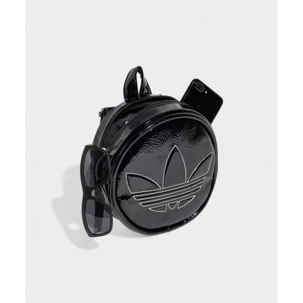 アディダスプレミアムラウンドバックパック-ブラック/JD5561 アディダスプレミアムラウンドバックパック-ブラック/JD5561