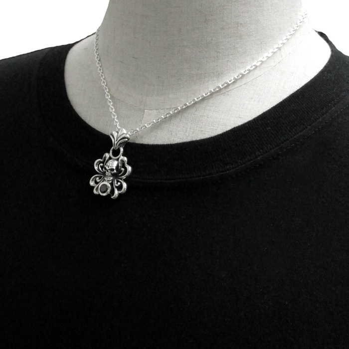 アラベスク 唐草スカル ブラックジルコニア&シルバー ペンダントトップ アラベスク 唐草スカル ブラックジルコニア&シルバー ペンダントトップ