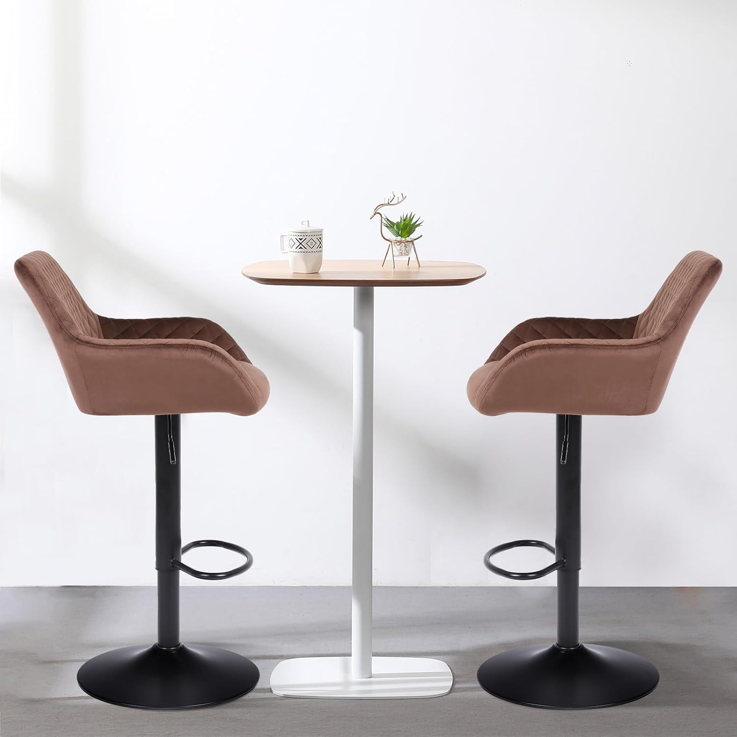 Youhauchair カウンターチェア ベルベット生地 高さ調節可能 回転式バーチェア 背もたれ 肘掛け付き 足置き バースツール バーカウンターキッチン用 2脚セット-ブラウン