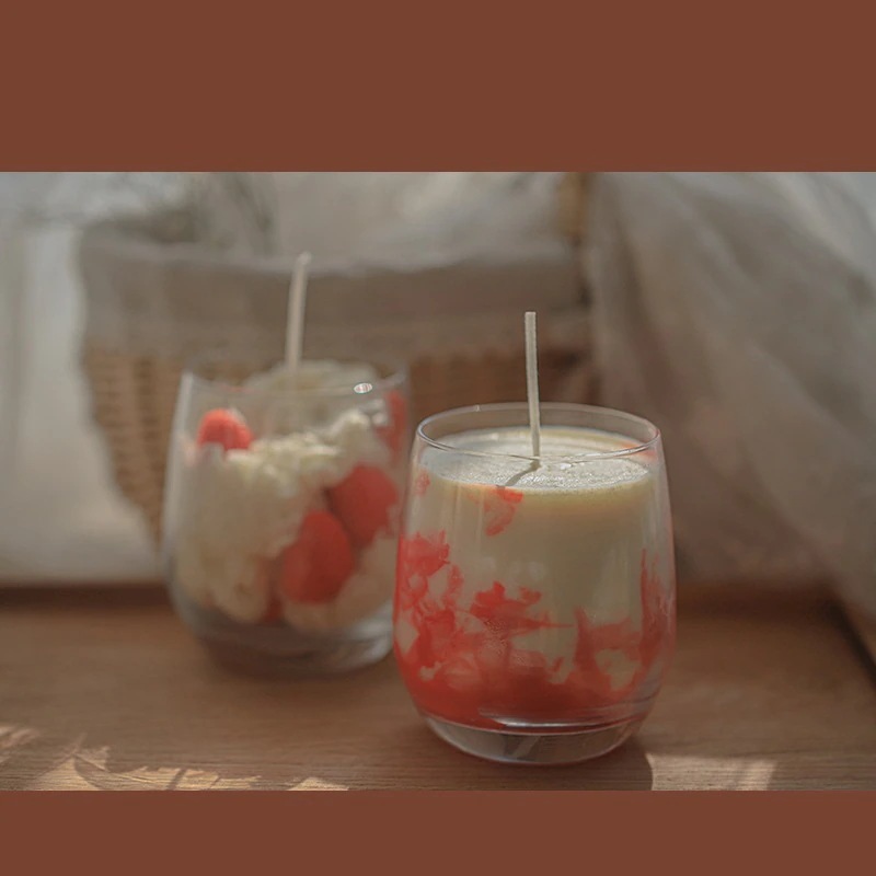 【送料無料】[甘いイチゴ]イチゴ牛乳 ストロベリーケーキ アロマキャンドル 友達へのプレゼント 誕生日プレゼント