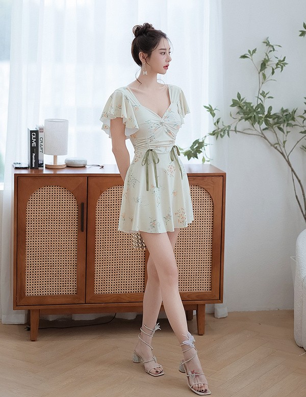 水着 レディース ワンピース 体型カバー水着 大きいサイズ ぽっちゃり かわいい おしゃれ フリル袖 ハイウエスト 露出控えめ カットアウト カッティング 二の腕 お尻 太もも お腹 カバーアップ