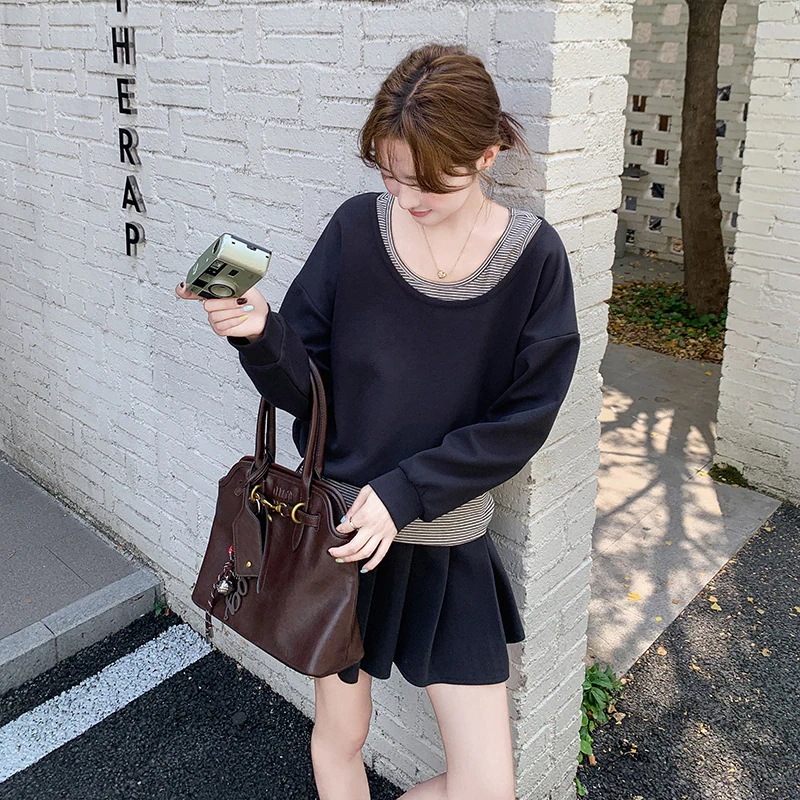 ベストセータープリーツスカートスリーピース2024新しいクールな座綱姉妹ファッションレジャースーツスカートの韓国語版 ベストセータープリーツスカートスリーピース2024新しいクールな座綱姉妹ファッションレジャースーツスカートの韓国語版