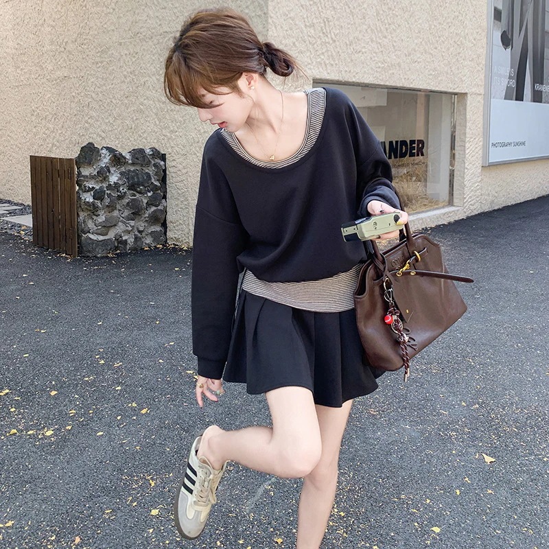 ベストセータープリーツスカートスリーピース2024新しいクールな座綱姉妹ファッションレジャースーツスカートの韓国語版 ベストセータープリーツスカートスリーピース2024新しいクールな座綱姉妹ファッションレジャースーツスカートの韓国語版