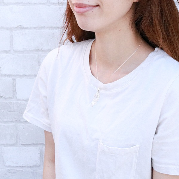 シルバー925製 ネックレス ペアネックレス キュービックジルコニア 2つ合わせてハートになる 羽 プレゼント シルバー925製 ネックレス ペアネックレス キュービックジルコニア 2つ合わせてハートになる 羽 プレゼント