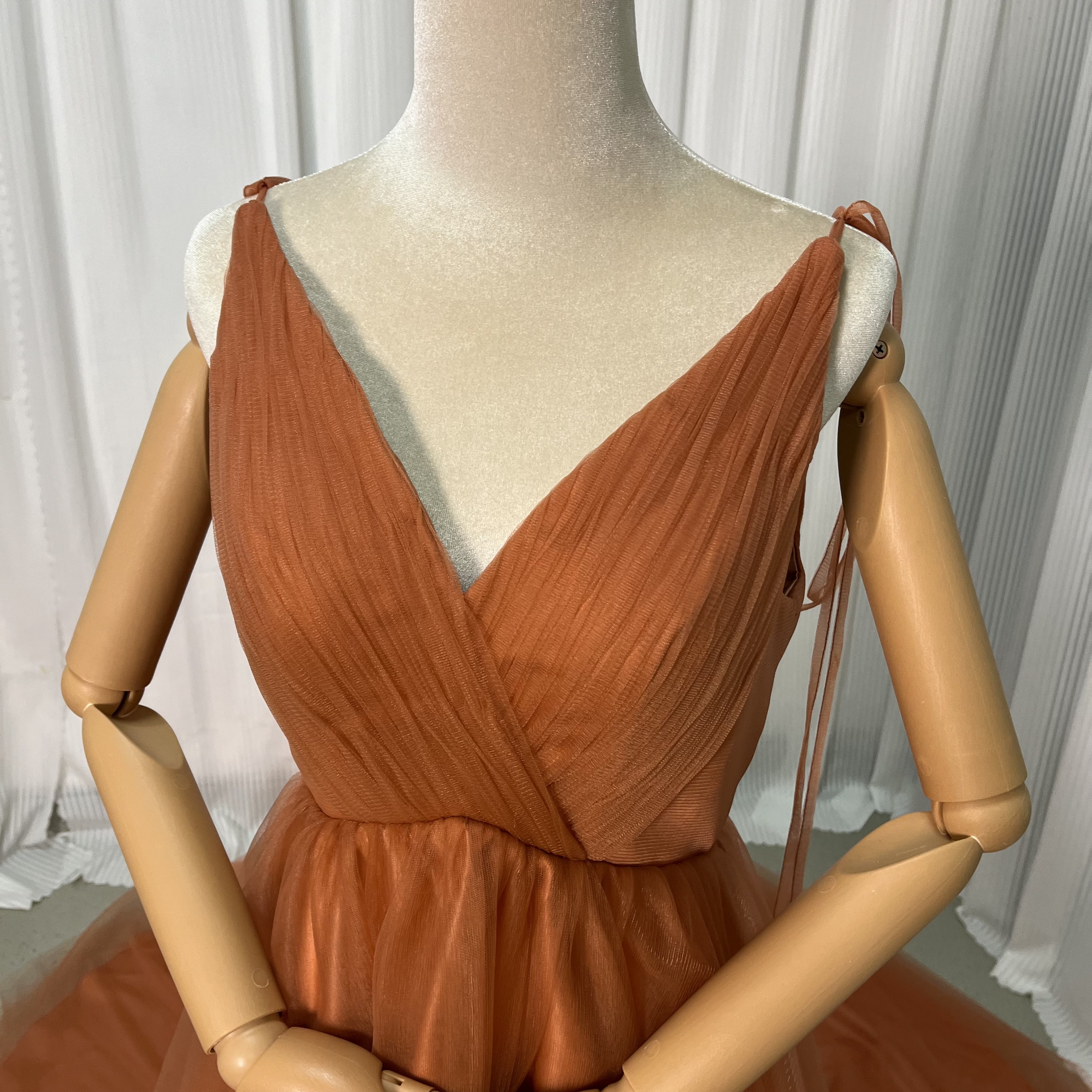 カラードレス テラコッタ色 Vネック キャミソール ソフトチュール 編み上げ 披露宴