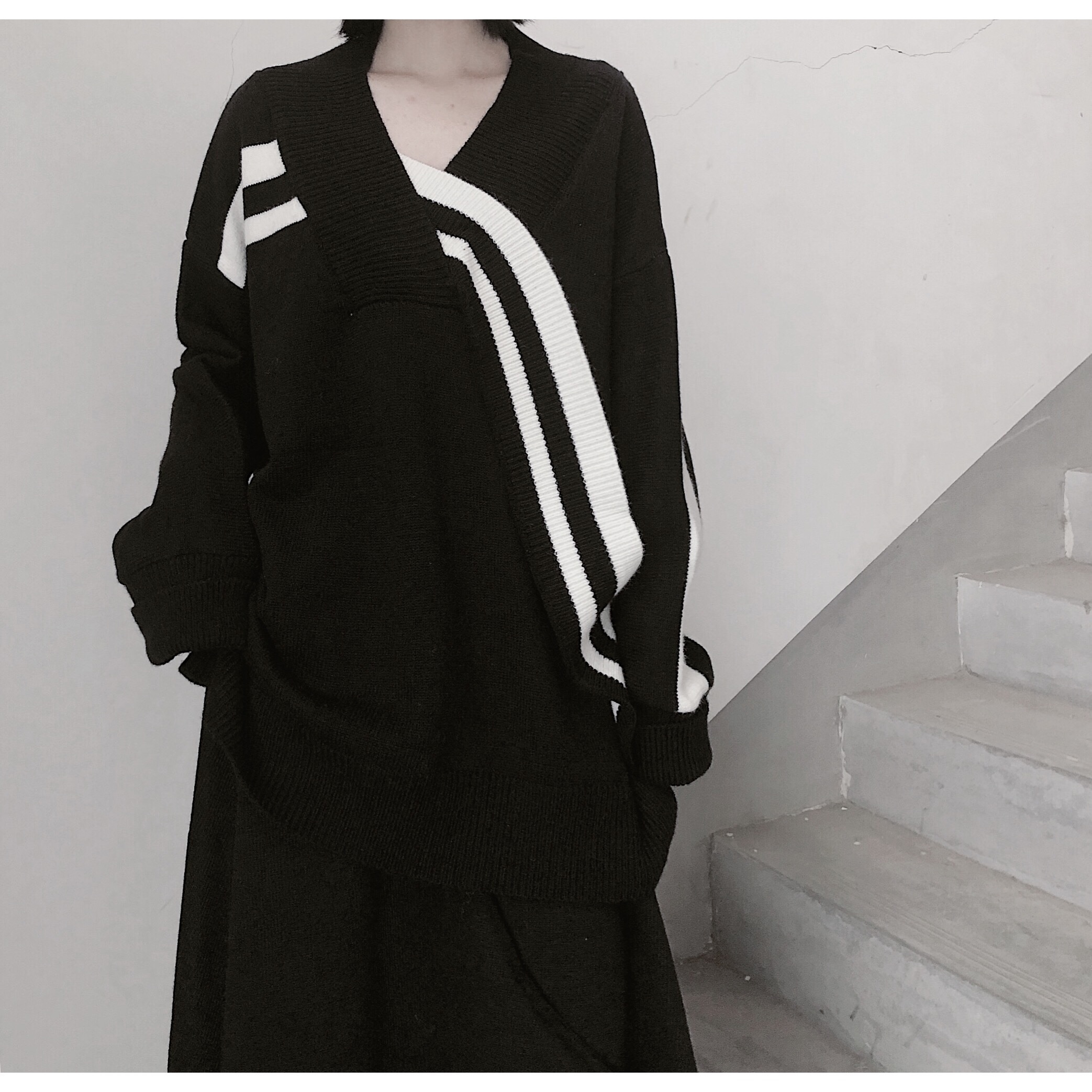 トップス セーター ストライプ Vネック 個性的 ニットソー プルオーバー ミディアム丈 袖あり 長袖 襟なし ストレート 切り替えデザイン かわいい 大人可愛い カジュアル 大人 おしゃれ お洒落 トップス セーター ストライプ Vネック 個性的 ニットソー プルオーバー ミディアム丈 袖あり 長袖 襟なし ストレート 切り替えデザイン かわいい 大人可愛い カジュアル 大人 おしゃれ お洒落