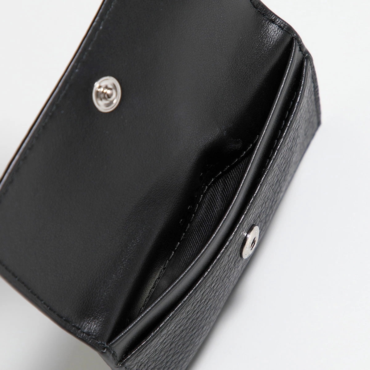 PRADA プラダ カードケース 2MF028 2BBE メンズ レザー パスケース 名刺入れ コインケース トライアングルロゴ ミニ財布 カラー2色 PRADA プラダ カードケース 2MF028 2BBE メンズ レザー パスケース 名刺入れ コインケース トライアングルロゴ ミニ財布 カラー2色