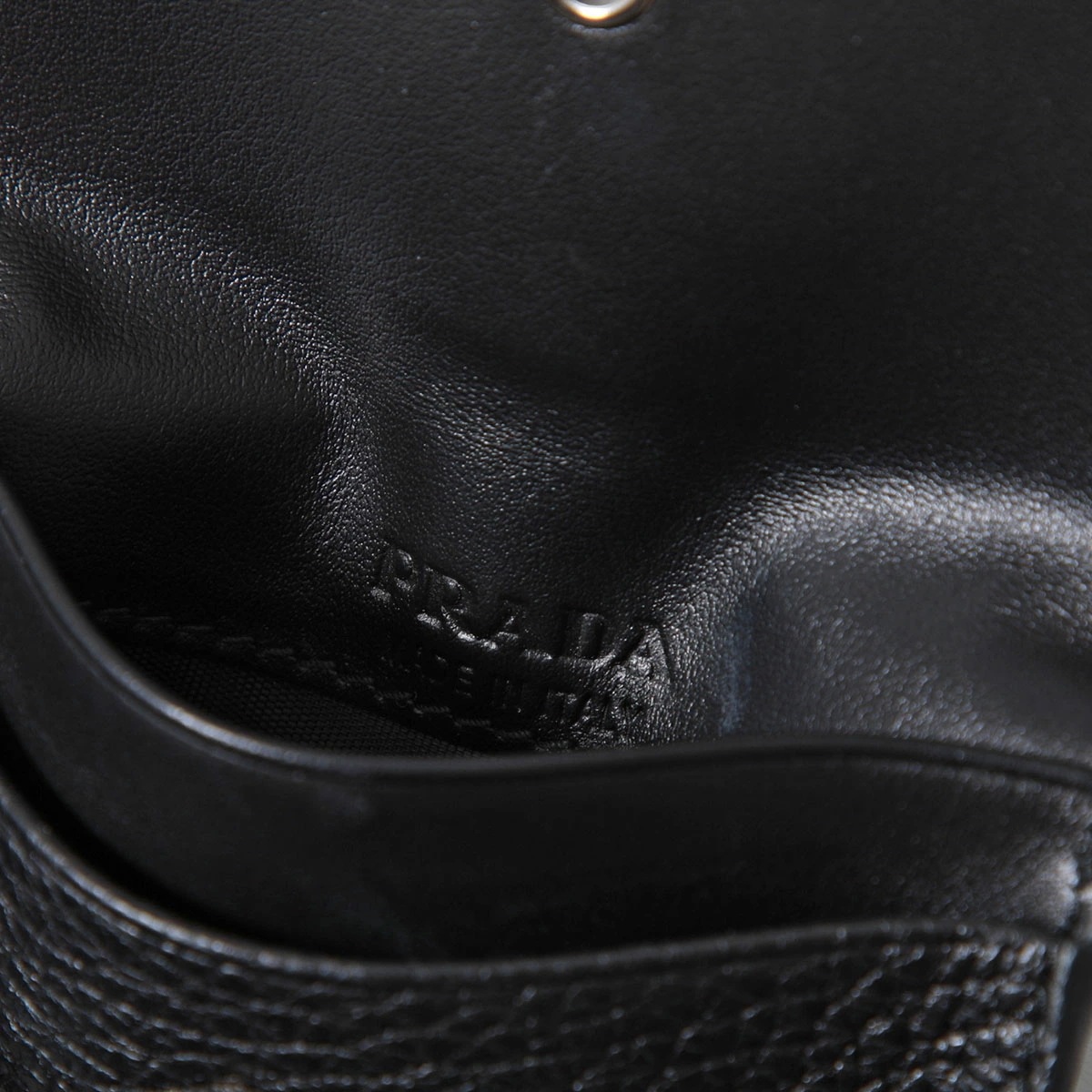 PRADA プラダ カードケース 2MF028 2BBE メンズ レザー パスケース 名刺入れ コインケース トライアングルロゴ ミニ財布 カラー2色 PRADA プラダ カードケース 2MF028 2BBE メンズ レザー パスケース 名刺入れ コインケース トライアングルロゴ ミニ財布 カラー2色