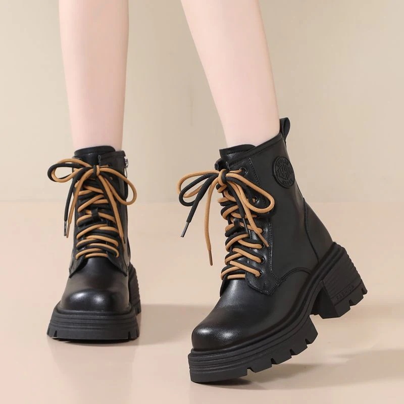 迅速な3日以内の出荷 スタイルアップ!ヒールパンプス ショートブーツ 高さを増やすショートブーツ女性秋と冬の新しい厚底英国スタイル汎用性の高い軽量バイクブーツパッド入りの小さな薄い 迅速な3日以内の出荷 スタイルアップ!ヒールパンプス ショートブーツ 高さを増やすショートブーツ女性秋と冬の新しい厚底英国スタイル汎用性の高い軽量バイクブーツパッド入りの小さな薄い