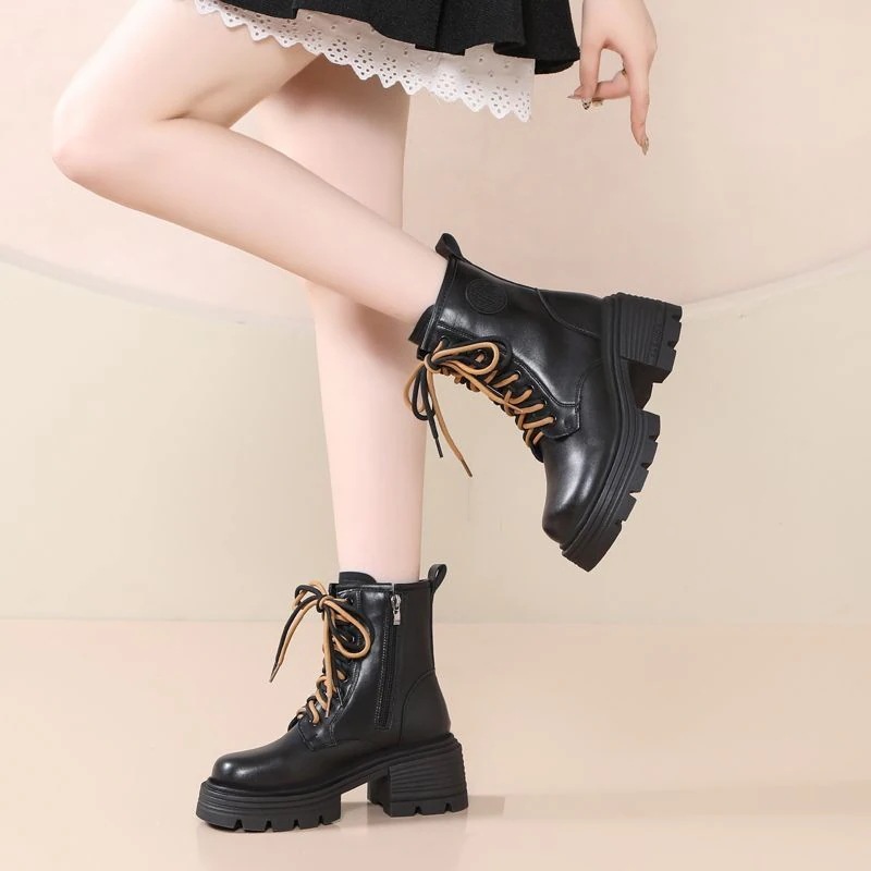 迅速な3日以内の出荷 スタイルアップ!ヒールパンプス ショートブーツ 高さを増やすショートブーツ女性秋と冬の新しい厚底英国スタイル汎用性の高い軽量バイクブーツパッド入りの小さな薄い 迅速な3日以内の出荷 スタイルアップ!ヒールパンプス ショートブーツ 高さを増やすショートブーツ女性秋と冬の新しい厚底英国スタイル汎用性の高い軽量バイクブーツパッド入りの小さな薄い