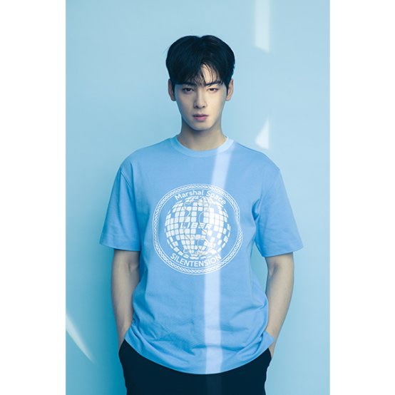 CHA EUN-WOO チャウヌ CK サイン入りのTシャツ CHA EUN-WOO チャウヌ