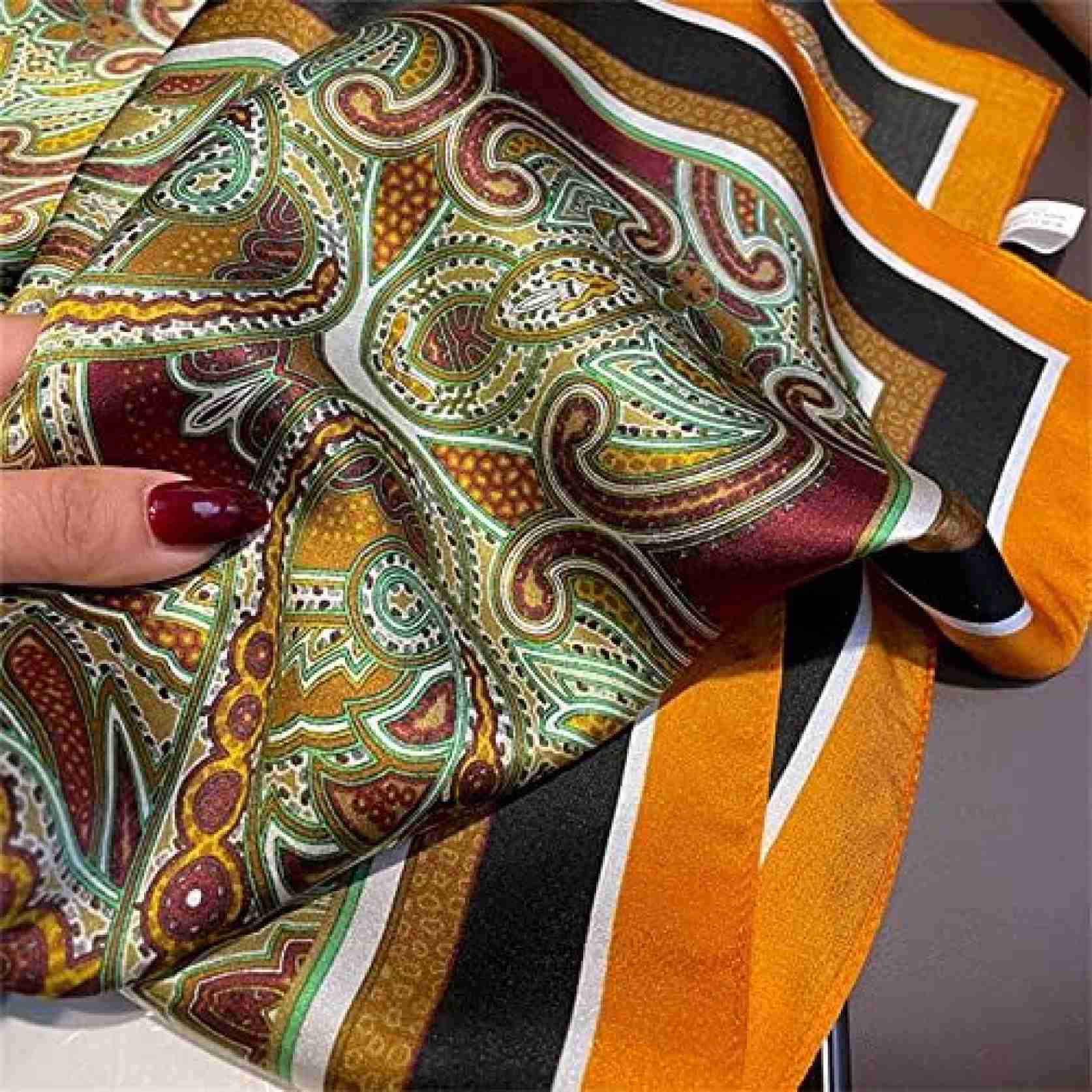 【20%OFFクーポン~】レディース スカーフ ダークグリーンスクエアスカーフスプリングと秋の光と薄い多機能スクエアスカーフヘッドスカーフ女性の贈り物 スカーフ 【20%OFFクーポン~】レディース スカーフ ダークグリーンスクエアスカーフスプリングと秋の光と薄い多機能スクエアスカーフヘッドスカーフ女性の贈り物 スカーフ