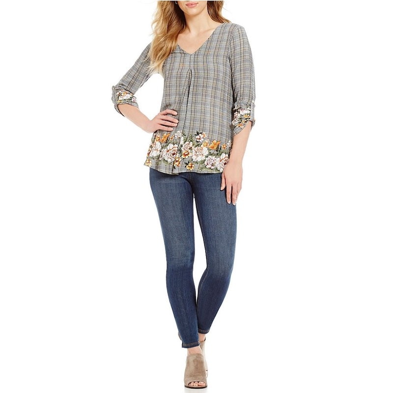 ボボウ レディース トップス ブラウス・シャツ【Bobeau Petites Floral & Plaid Print V-Neck Roll-Tab Sleeve Top】Grey Print ボボウ レディース トップス ブラウス・シャツ【Bobeau Petites Floral & Plaid Print V-Neck Roll-Tab Sleeve Top】Grey Print