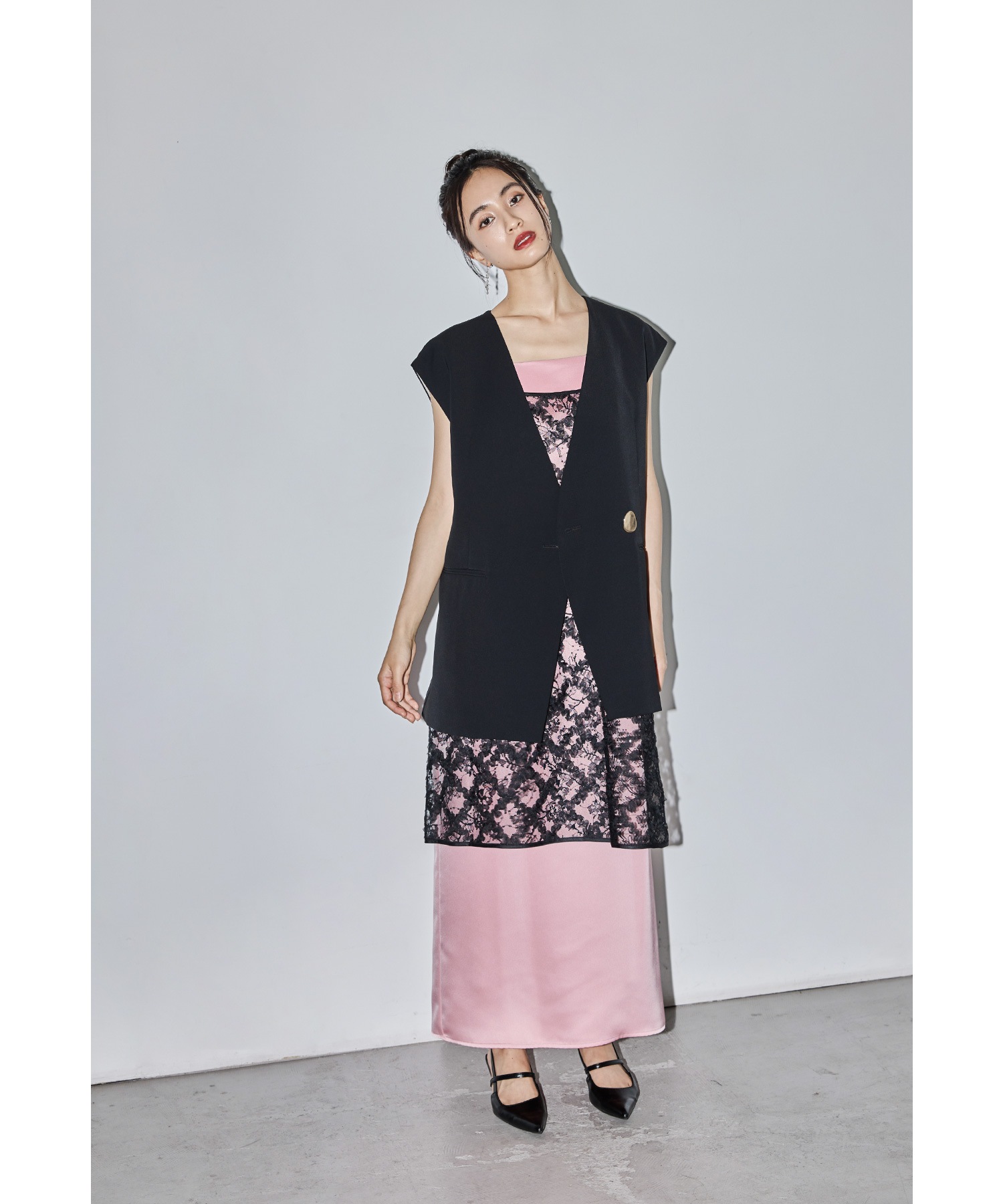 ゴールドボタンジレ ベスト ジャケット レディース 羽織 ミドル丈 トップス ノースリーブ 袖なし シンプル 無地 レイヤード 結婚式 パーティー 二次会 食事会 謝恩会 成人式 同窓会 入学式 ゴールドボタンジレ ベスト ジャケット レディース 羽織 ミドル丈 トップス ノースリーブ 袖なし シンプル 無地 レイヤード 結婚式 パーティー 二次会 食事会 謝恩会 成人式 同窓会 入学式