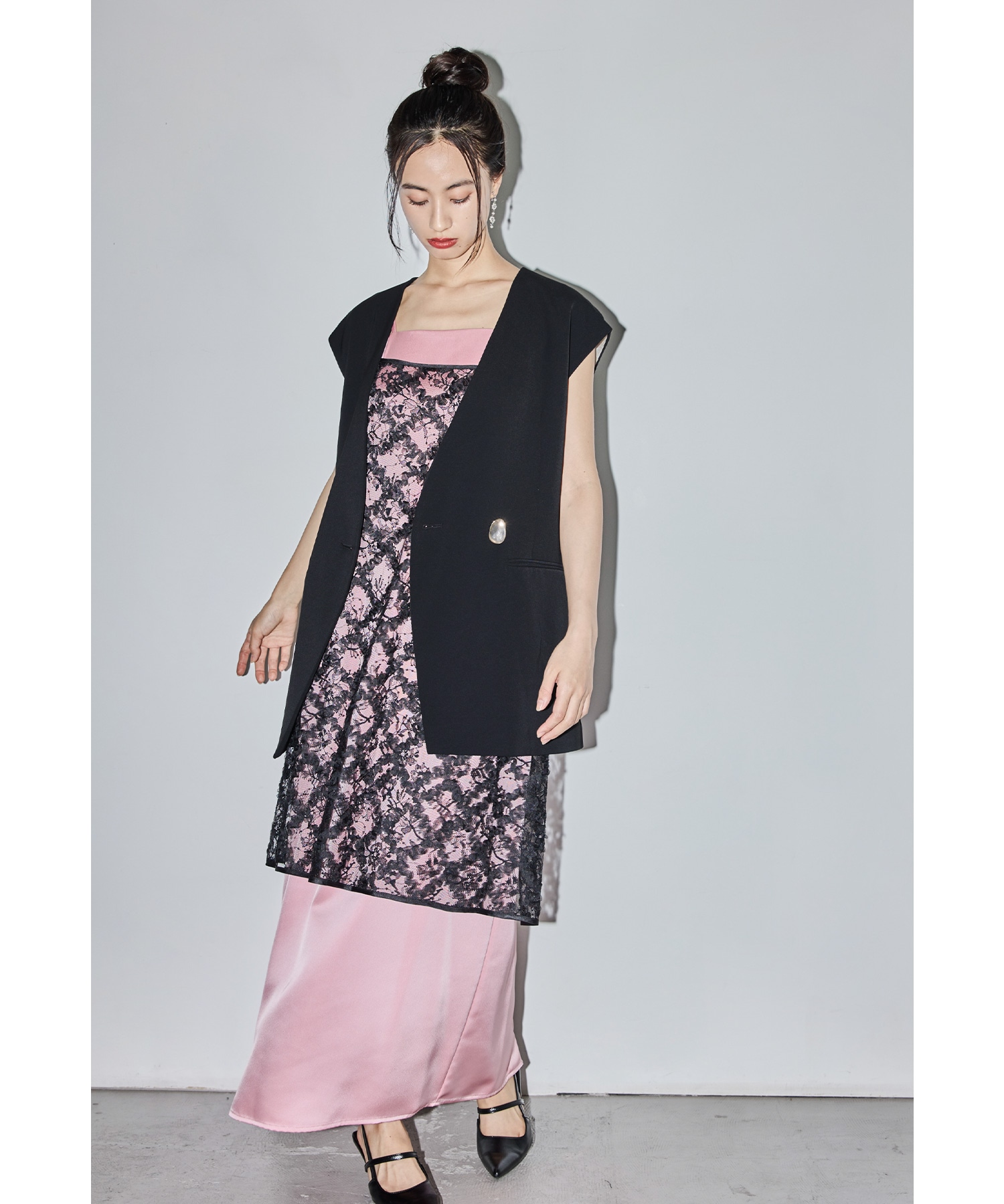 ゴールドボタンジレ ベスト ジャケット レディース 羽織 ミドル丈 トップス ノースリーブ 袖なし シンプル 無地 レイヤード 結婚式 パーティー 二次会 食事会 謝恩会 成人式 同窓会 入学式 ゴールドボタンジレ ベスト ジャケット レディース 羽織 ミドル丈 トップス ノースリーブ 袖なし シンプル 無地 レイヤード 結婚式 パーティー 二次会 食事会 謝恩会 成人式 同窓会 入学式