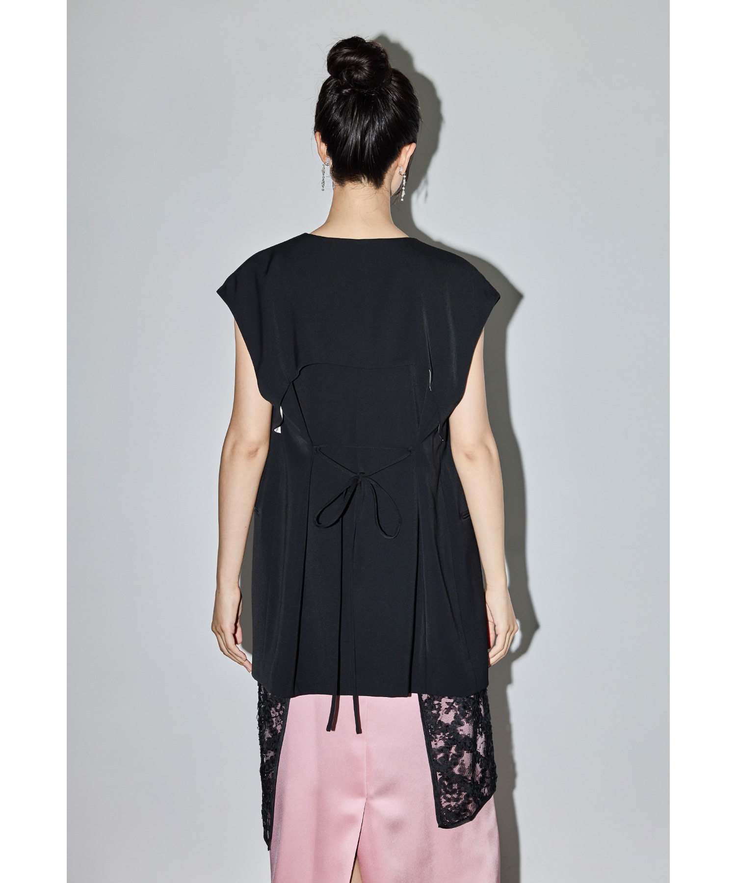 ゴールドボタンジレ ベスト ジャケット レディース 羽織 ミドル丈 トップス ノースリーブ 袖なし シンプル 無地 レイヤード 結婚式 パーティー 二次会 食事会 謝恩会 成人式 同窓会 入学式 ゴールドボタンジレ ベスト ジャケット レディース 羽織 ミドル丈 トップス ノースリーブ 袖なし シンプル 無地 レイヤード 結婚式 パーティー 二次会 食事会 謝恩会 成人式 同窓会 入学式