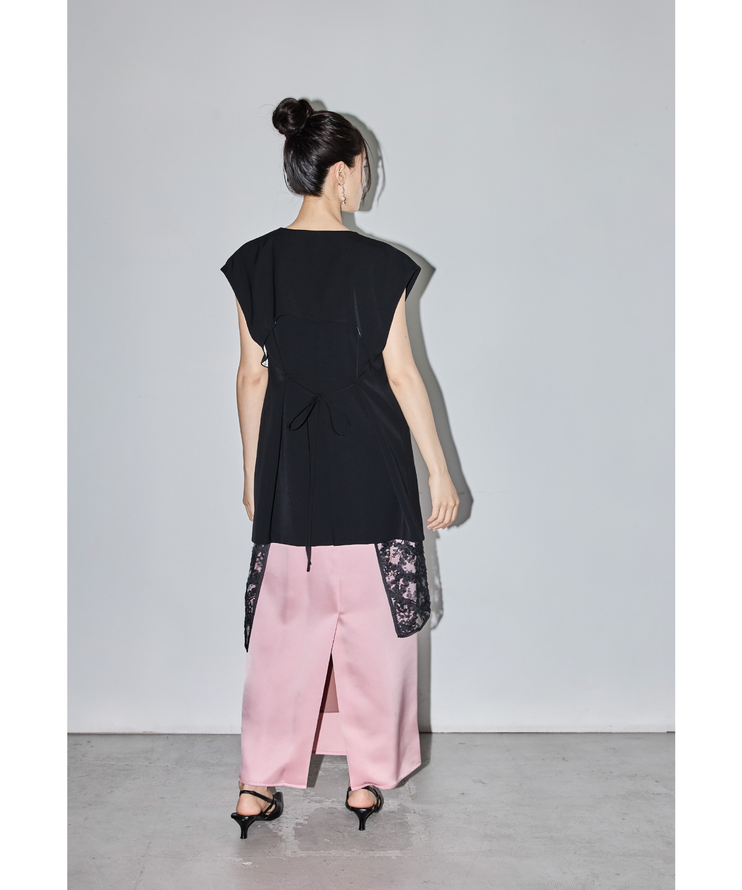 ゴールドボタンジレ ベスト ジャケット レディース 羽織 ミドル丈 トップス ノースリーブ 袖なし シンプル 無地 レイヤード 結婚式 パーティー 二次会 食事会 謝恩会 成人式 同窓会 入学式 ゴールドボタンジレ ベスト ジャケット レディース 羽織 ミドル丈 トップス ノースリーブ 袖なし シンプル 無地 レイヤード 結婚式 パーティー 二次会 食事会 謝恩会 成人式 同窓会 入学式