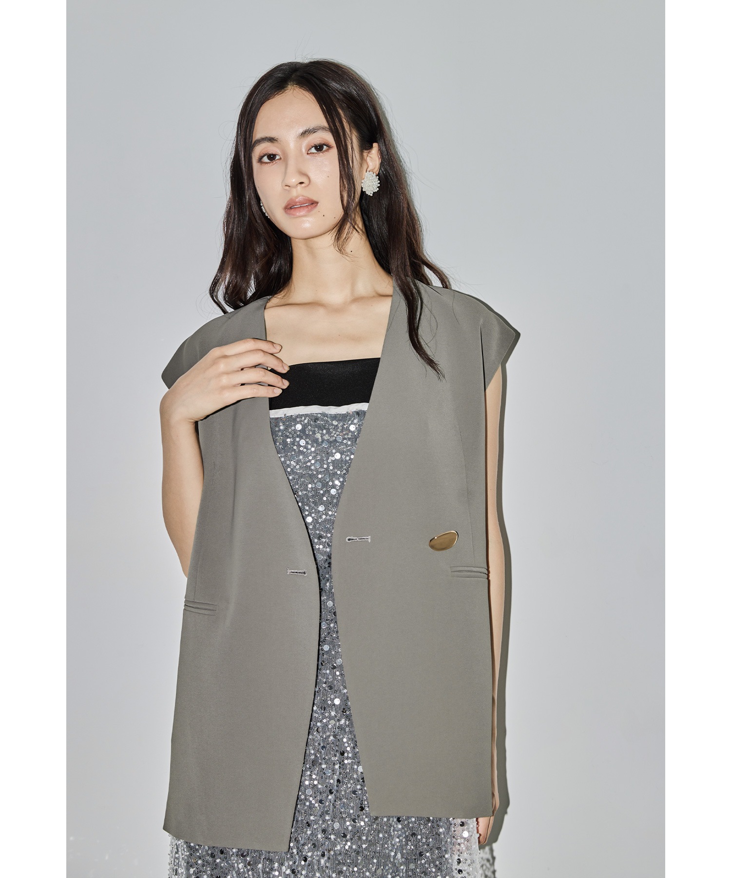 ゴールドボタンジレ ベスト ジャケット レディース 羽織 ミドル丈 トップス ノースリーブ 袖なし シンプル 無地 レイヤード 結婚式 パーティー 二次会 食事会 謝恩会 成人式 同窓会 入学式 ゴールドボタンジレ ベスト ジャケット レディース 羽織 ミドル丈 トップス ノースリーブ 袖なし シンプル 無地 レイヤード 結婚式 パーティー 二次会 食事会 謝恩会 成人式 同窓会 入学式