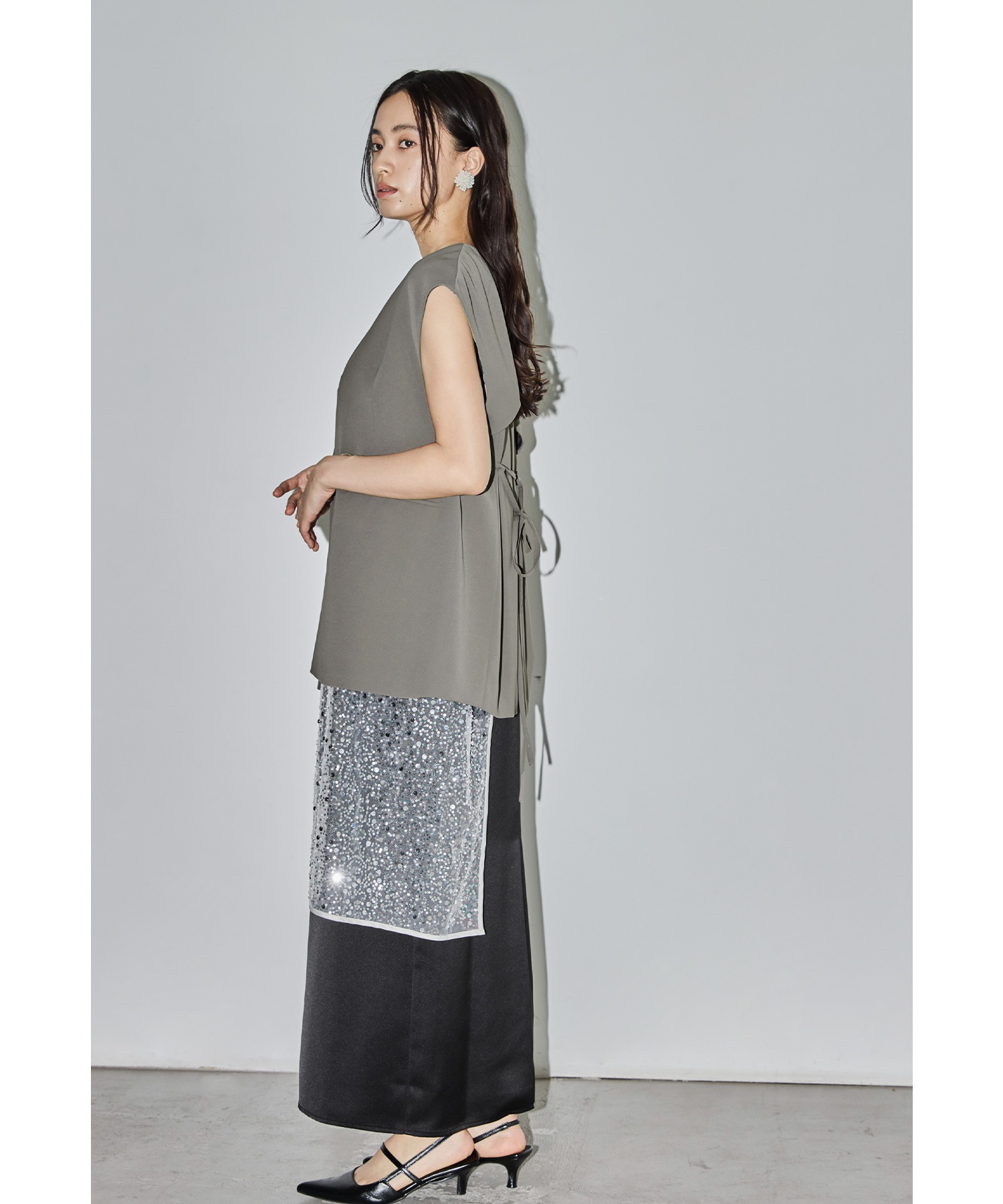 ゴールドボタンジレ ベスト ジャケット レディース 羽織 ミドル丈 トップス ノースリーブ 袖なし シンプル 無地 レイヤード 結婚式 パーティー 二次会 食事会 謝恩会 成人式 同窓会 入学式 ゴールドボタンジレ ベスト ジャケット レディース 羽織 ミドル丈 トップス ノースリーブ 袖なし シンプル 無地 レイヤード 結婚式 パーティー 二次会 食事会 謝恩会 成人式 同窓会 入学式