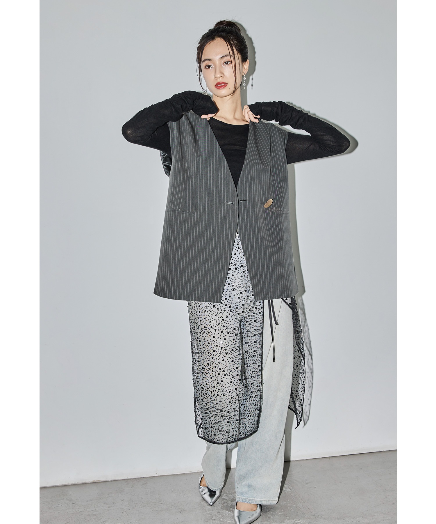 ゴールドボタンジレ ベスト ジャケット レディース 羽織 ミドル丈 トップス ノースリーブ 袖なし シンプル 無地 レイヤード 結婚式 パーティー 二次会 食事会 謝恩会 成人式 同窓会 入学式 ゴールドボタンジレ ベスト ジャケット レディース 羽織 ミドル丈 トップス ノースリーブ 袖なし シンプル 無地 レイヤード 結婚式 パーティー 二次会 食事会 謝恩会 成人式 同窓会 入学式