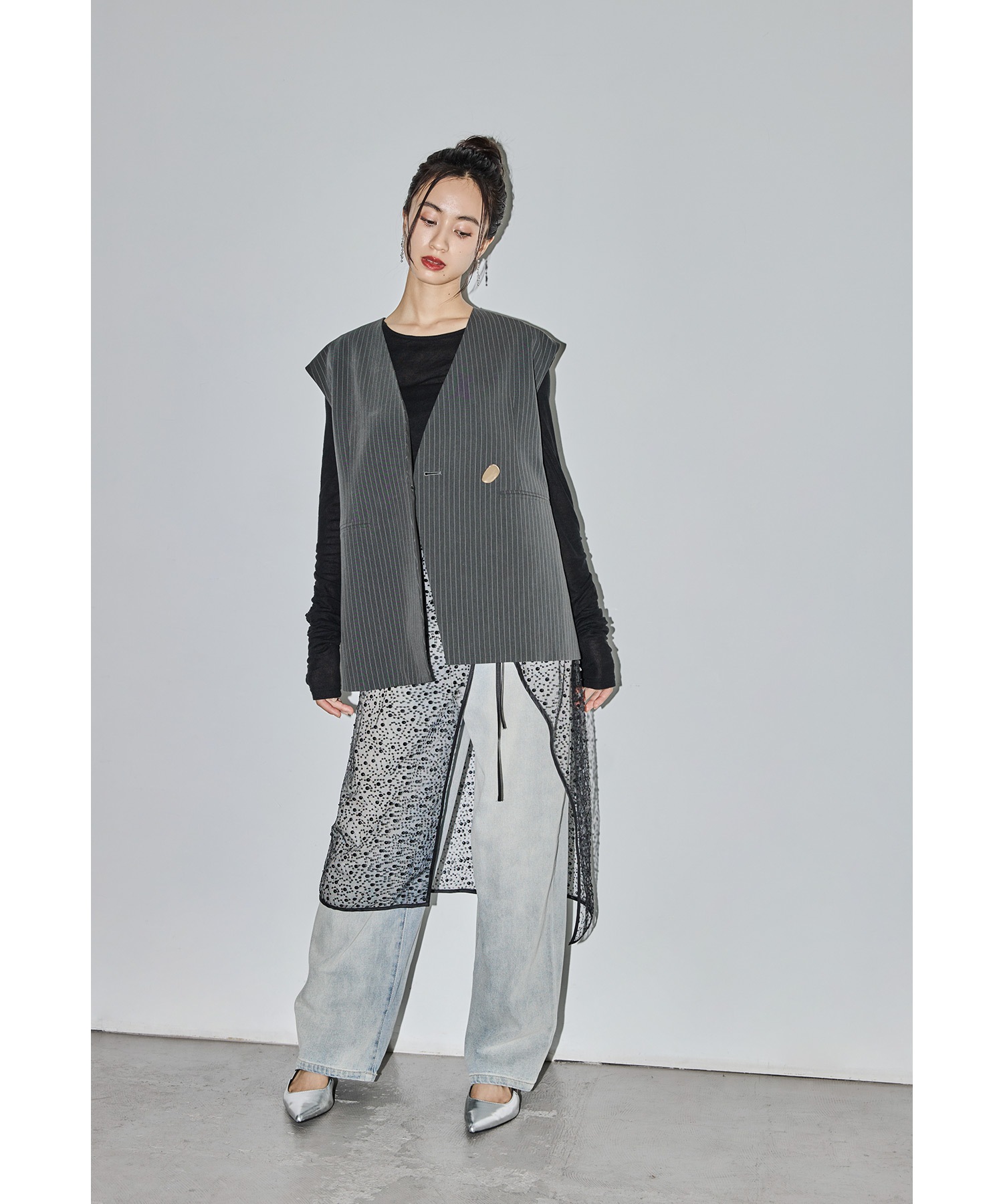 ゴールドボタンジレ ベスト ジャケット レディース 羽織 ミドル丈 トップス ノースリーブ 袖なし シンプル 無地 レイヤード 結婚式 パーティー 二次会 食事会 謝恩会 成人式 同窓会 入学式 ゴールドボタンジレ ベスト ジャケット レディース 羽織 ミドル丈 トップス ノースリーブ 袖なし シンプル 無地 レイヤード 結婚式 パーティー 二次会 食事会 謝恩会 成人式 同窓会 入学式