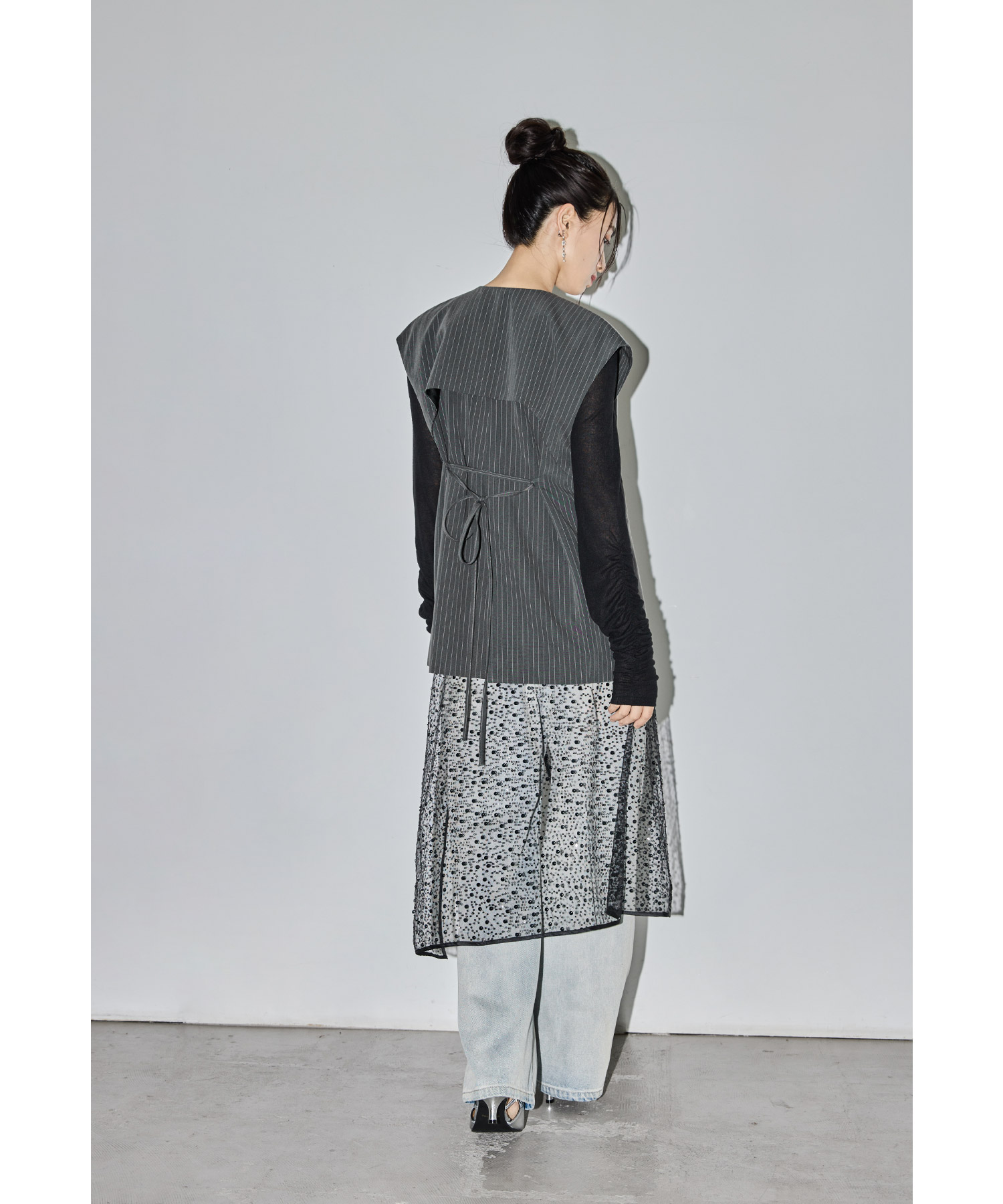 ゴールドボタンジレ ベスト ジャケット レディース 羽織 ミドル丈 トップス ノースリーブ 袖なし シンプル 無地 レイヤード 結婚式 パーティー 二次会 食事会 謝恩会 成人式 同窓会 入学式 ゴールドボタンジレ ベスト ジャケット レディース 羽織 ミドル丈 トップス ノースリーブ 袖なし シンプル 無地 レイヤード 結婚式 パーティー 二次会 食事会 謝恩会 成人式 同窓会 入学式