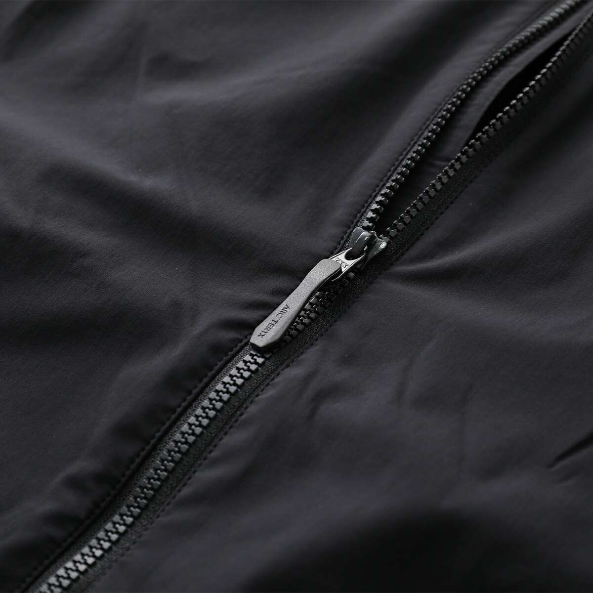 ARCTERYX アークテリクス ジャケット ATOM SL HOODY X000009560 メンズ フーディ ナイロン 中綿 軽量 Black 【mega】 ARCTERYX アークテリクス ジャケット ATOM SL HOODY X000009560 メンズ フーディ ナイロン 中綿 軽量 Black 【mega】