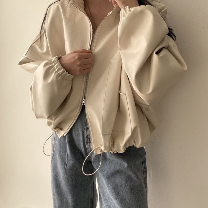 フェイクレザージャケット レディース アウター 防寒 ライダースジャケット 春 秋冬 おしゃれ 上着 合皮 革 ボリューム袖 ジップアップ 裏地有 レディース ライダース ジャケット ブルゾン 黒 ベ