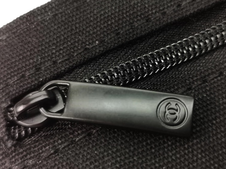 CHANELノベルティ 2024パスポートケース CHANEL LA COLLECTION 2024 シャネル ラ コレクション ロゴ入